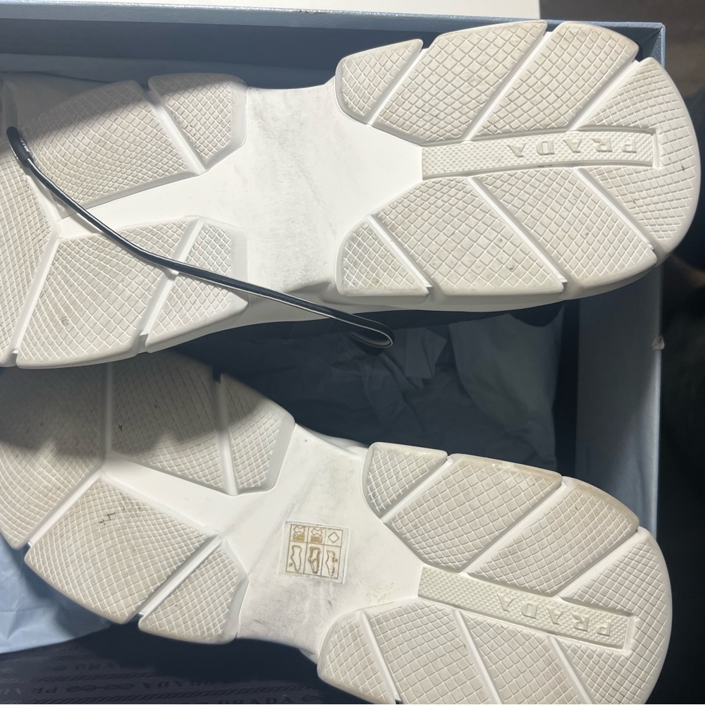 Knit Prada logo sneakers - Picture 4 of 11
